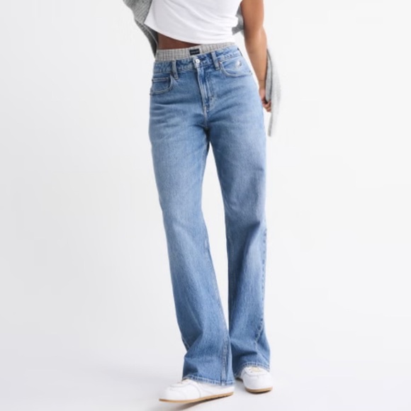 A&F NFL Curve Love High Rise 90s Relaxed Philadelphia Eagles Embroidered Jeans - Picture 4 of 11